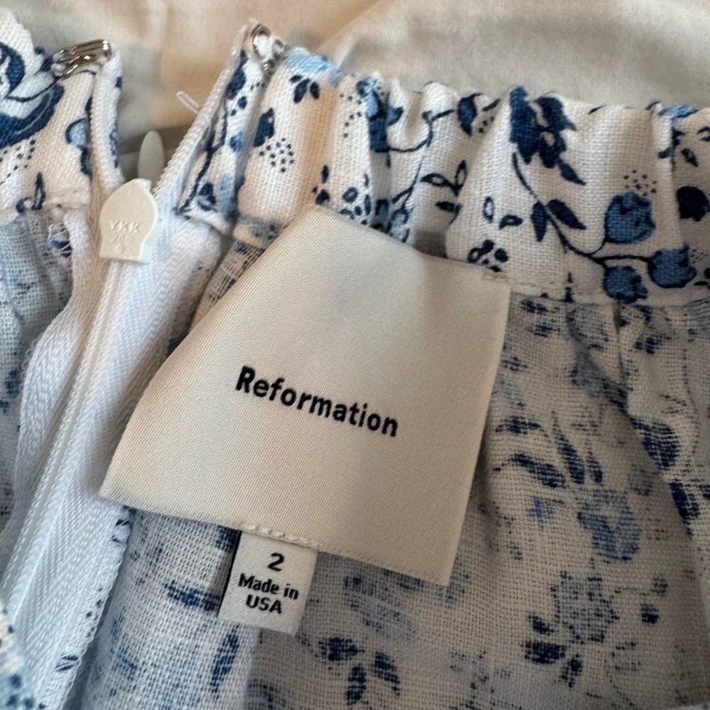 Reformation Shannon Linen Two Piece in Color Nile - Size 2 - Picture 6 of 7
